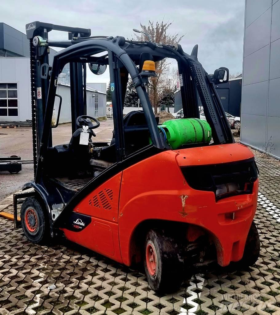 Linde H 25 T - 02 Gázüzemű targoncák