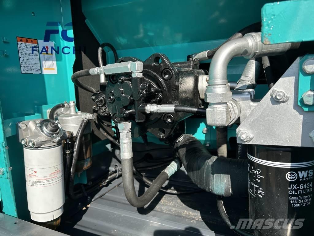 Kobelco SK 200 Lánctalpas kotrók