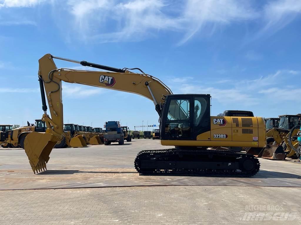 CAT 323D3 Lánctalpas kotrók