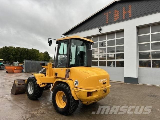 Volvo L 35 B Gumikerekes homlokrakodók