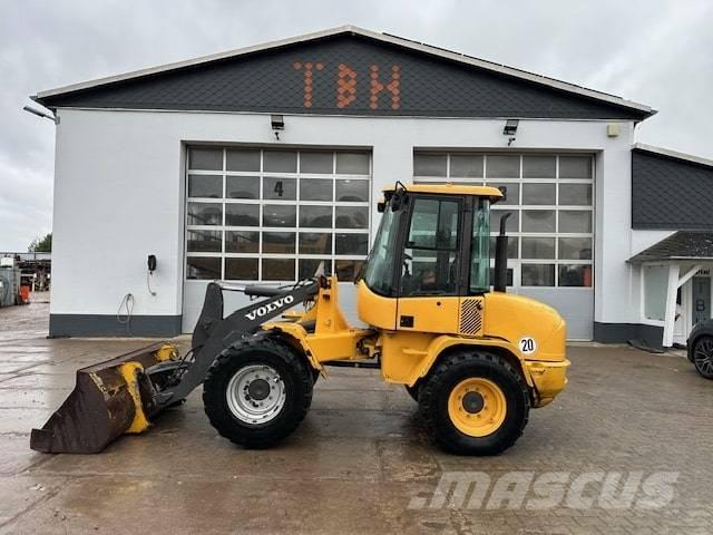 Volvo L 35 B Gumikerekes homlokrakodók