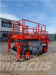 SkyJack SJ 6832 RT Ollós emelők