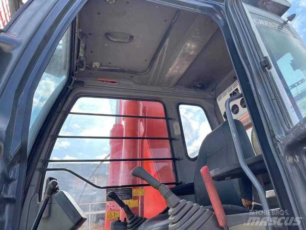 Hitachi ZX 200 C LC Lánctalpas kotrók