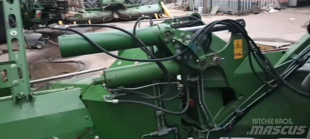 Krone Big X 1100 Önjáró szecskázók