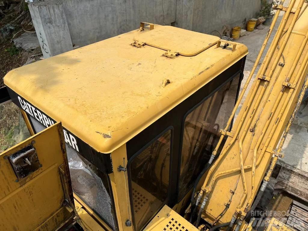 CAT 307 Lánctalpas kotrók
