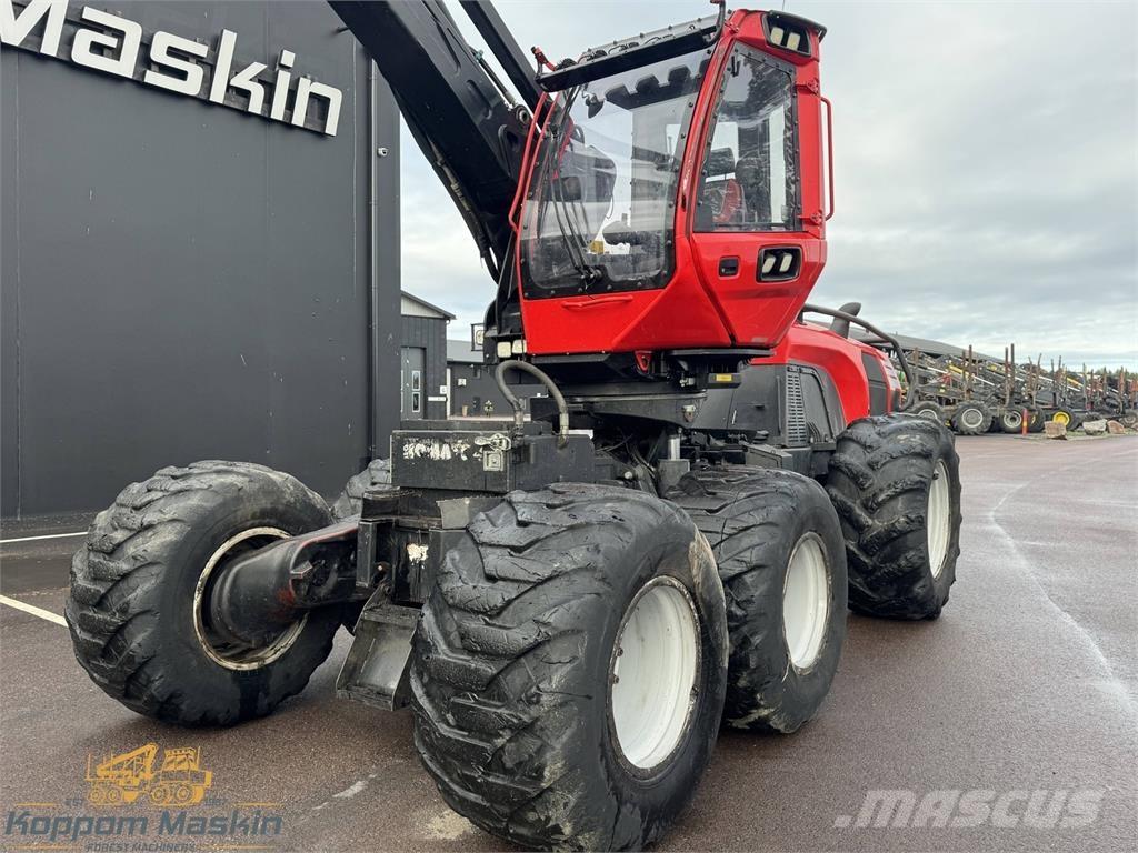 Komatsu 931 Betakarítók