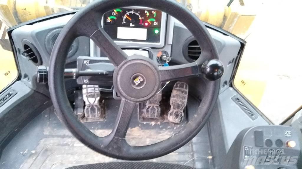CAT 950M Gumikerekes homlokrakodók