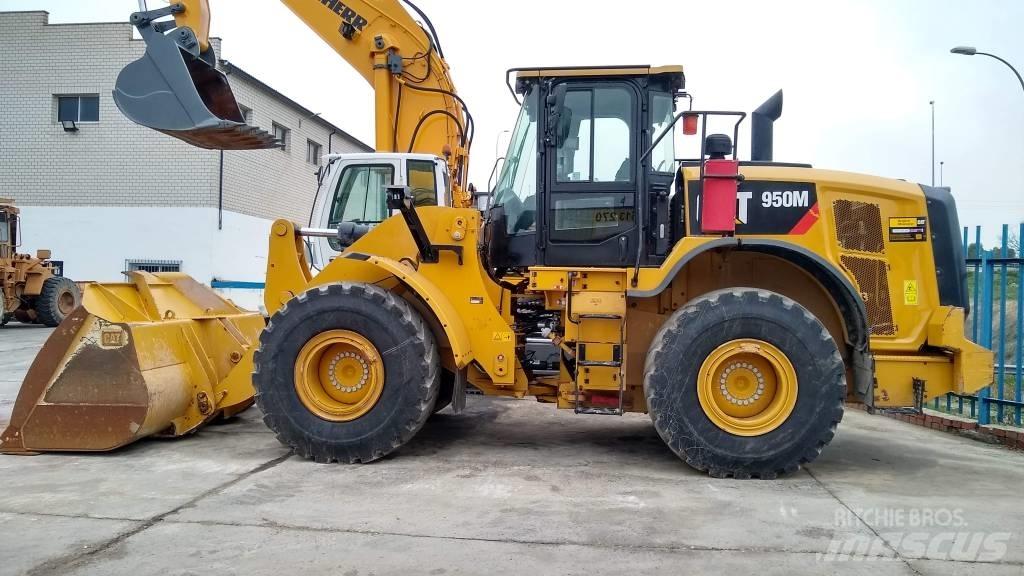 CAT 950M Gumikerekes homlokrakodók