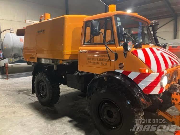 Mercedes-Benz unimog Úttakarító gépek