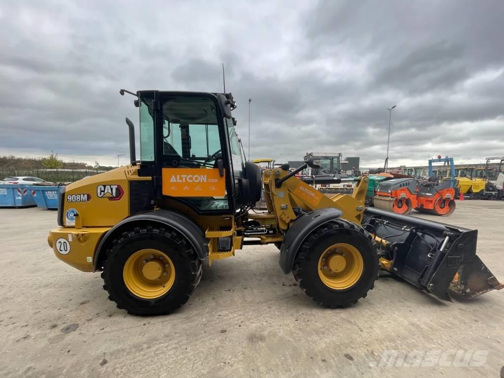 CAT 908M Gumikerekes homlokrakodók