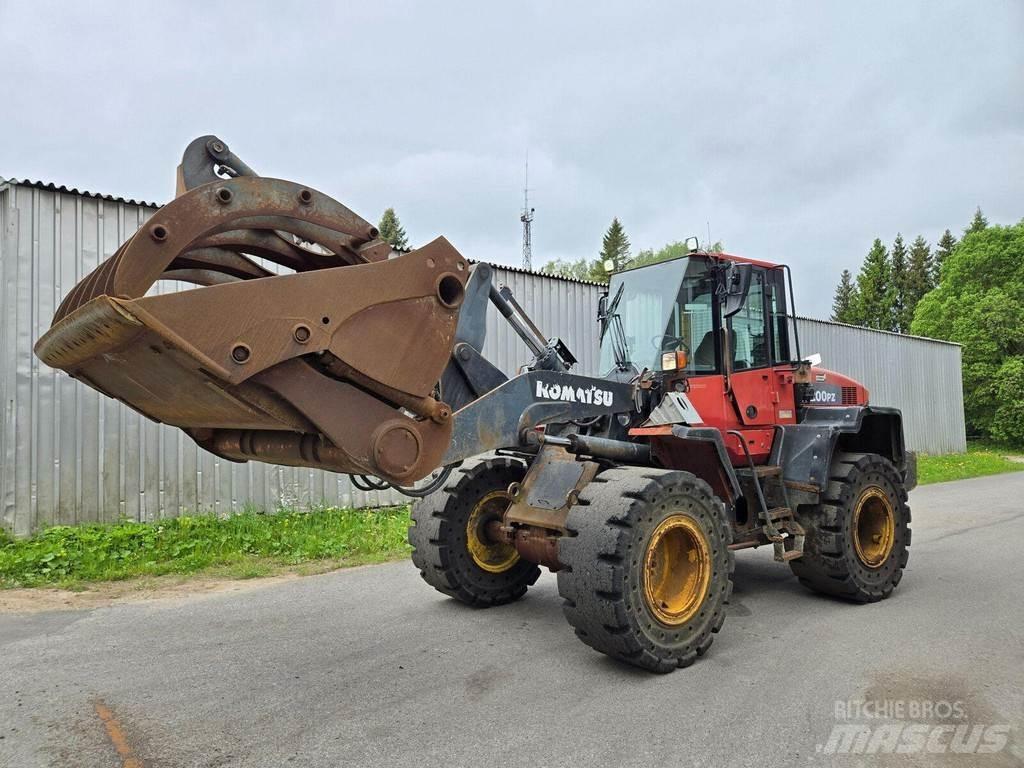 Komatsu WA200PZ-6 Gumikerekes homlokrakodók