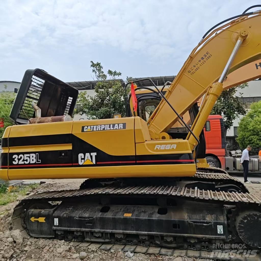CAT 325 B L Lánctalpas kotrók