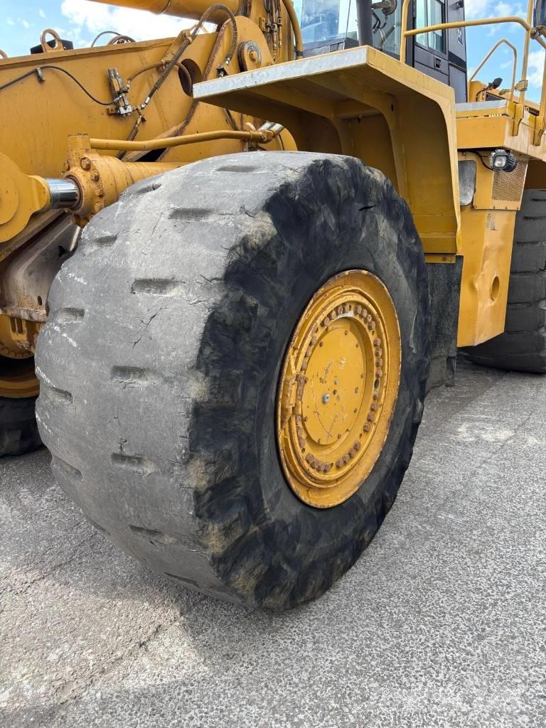 CAT 988 H Gumikerekes homlokrakodók