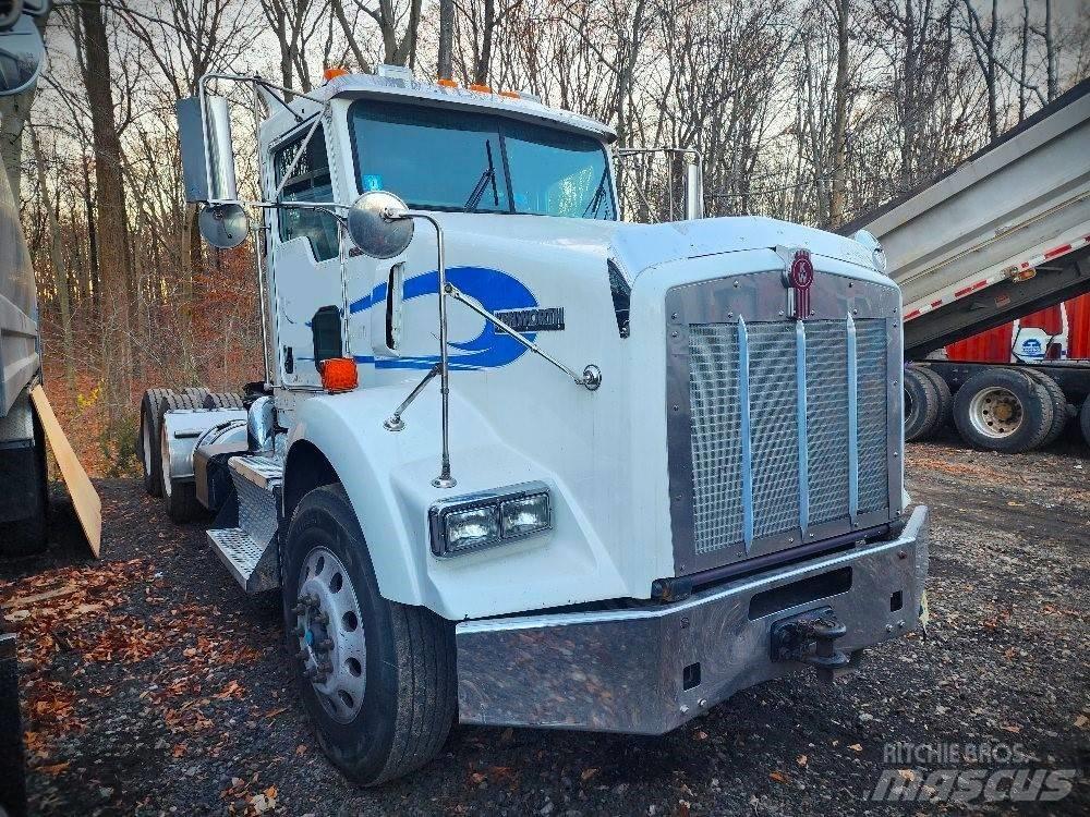 Kenworth T 800 B Nyergesvontatók
