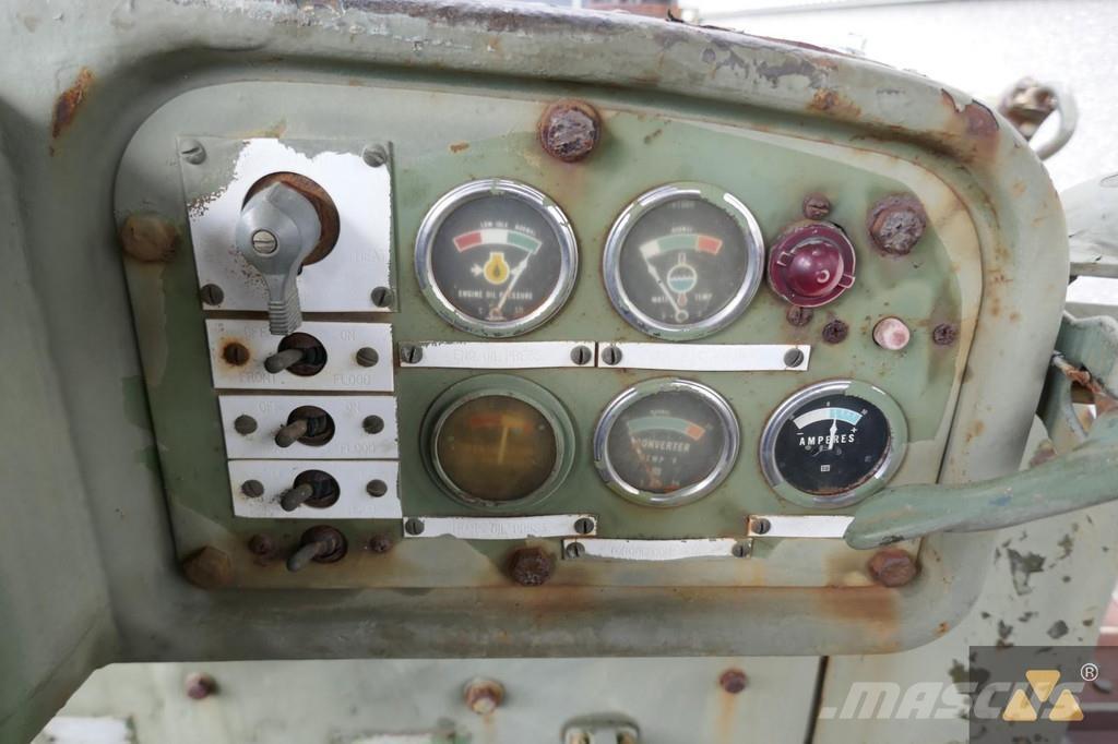 CAT D7F Ex-army lánctalpas dózerek