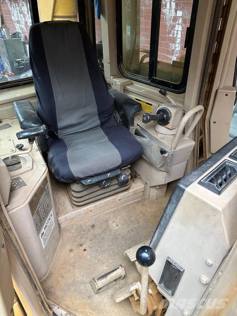 CAT D 6 H II lánctalpas dózerek