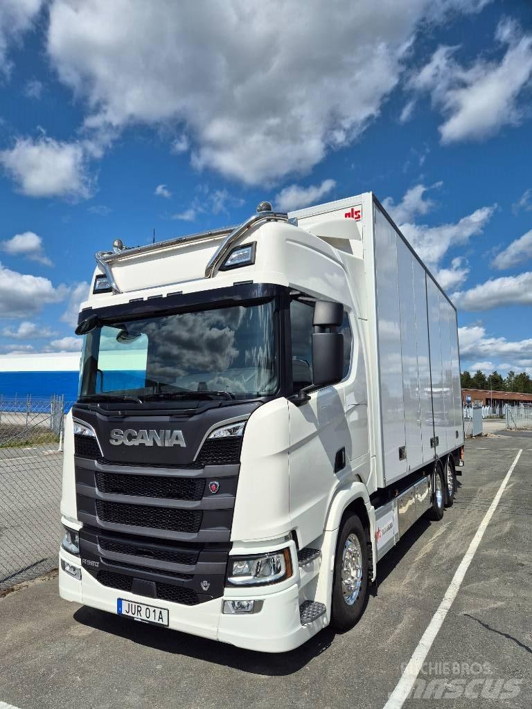 Scania R 590 Dobozos teherautók