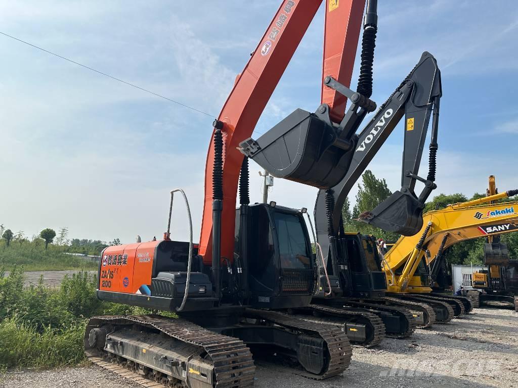 Hitachi ZX200 Lánctalpas kotrók