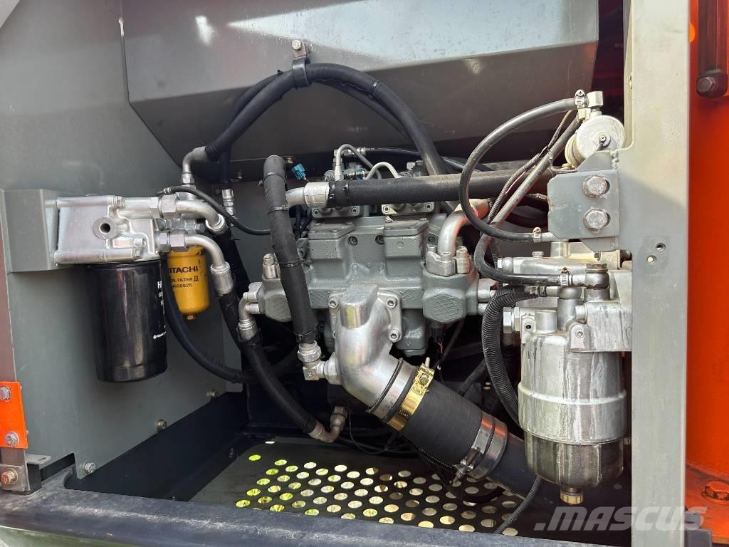 Hitachi ZX200 Lánctalpas kotrók