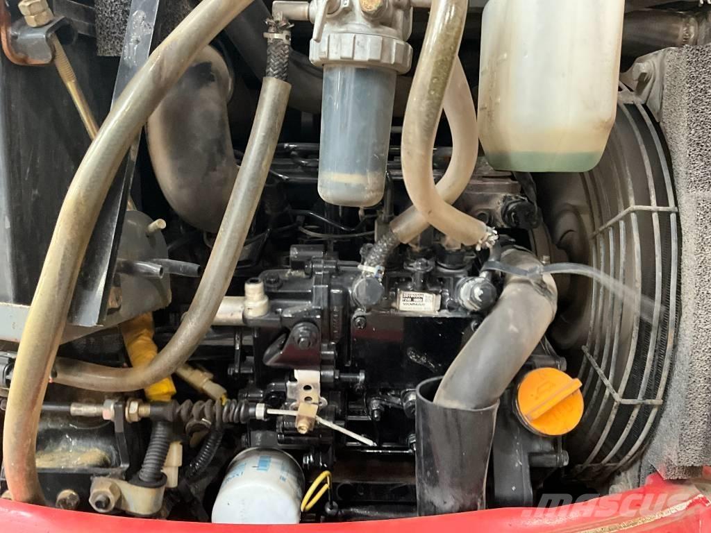 Takeuchi TB 215 R Mini kotrók < 7t