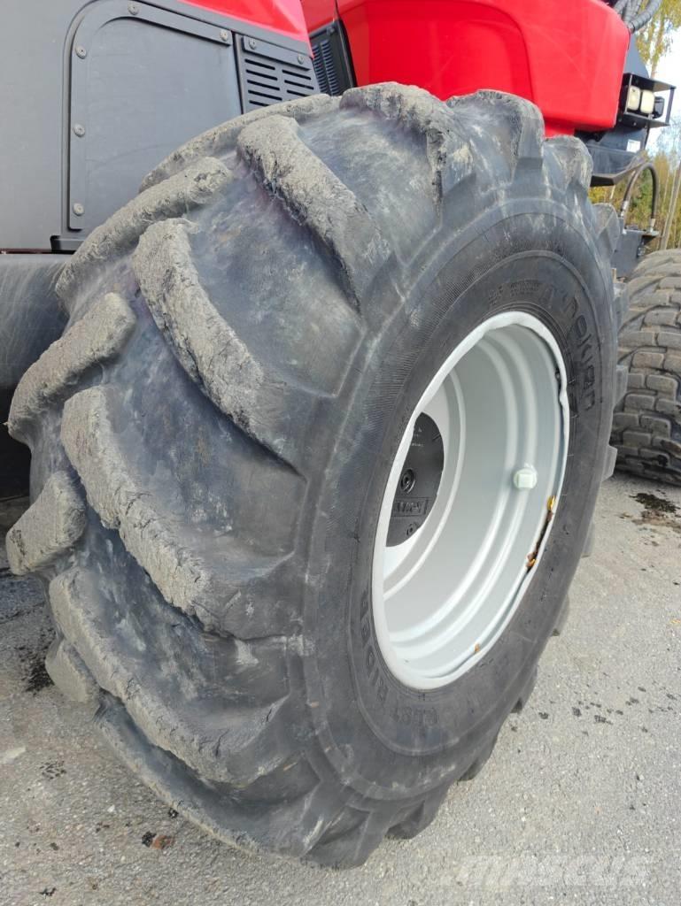 Komatsu 951 Betakarítók