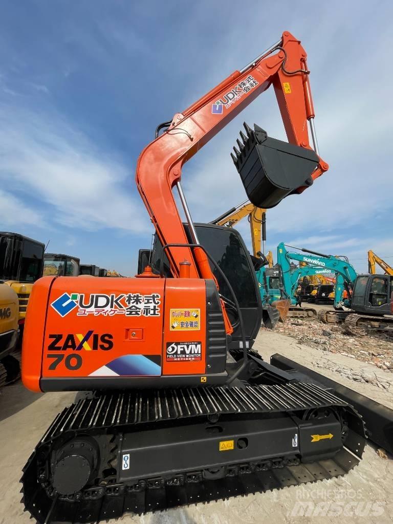 Hitachi 70 Mini kotrók < 7t