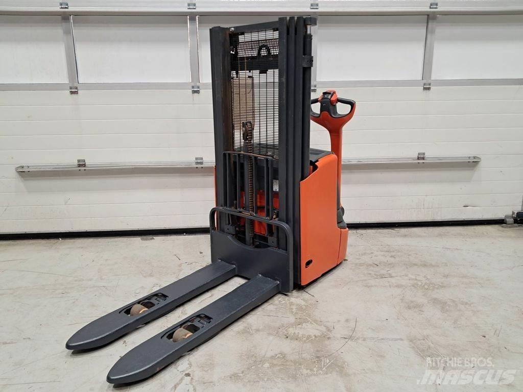 Linde L12I Gyalogkíséretű targonca