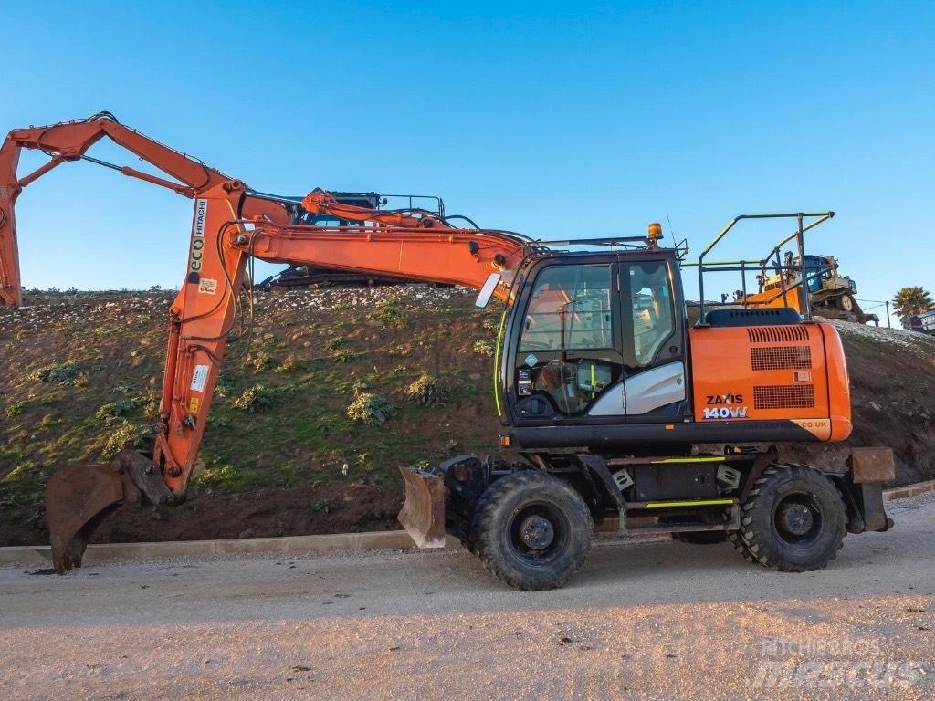 Hitachi 140W Gumikerekes kotrók