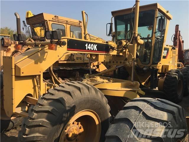 CAT 140K Gréderek
