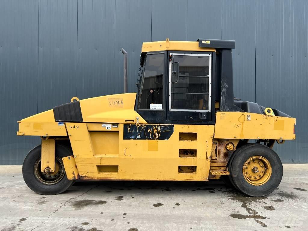 CAT PS300C Pneumatikus kerekes hengerek