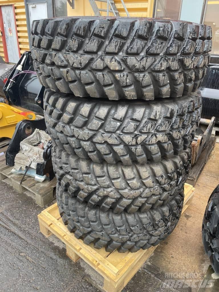 CAT 906 M Gumikerekes homlokrakodók