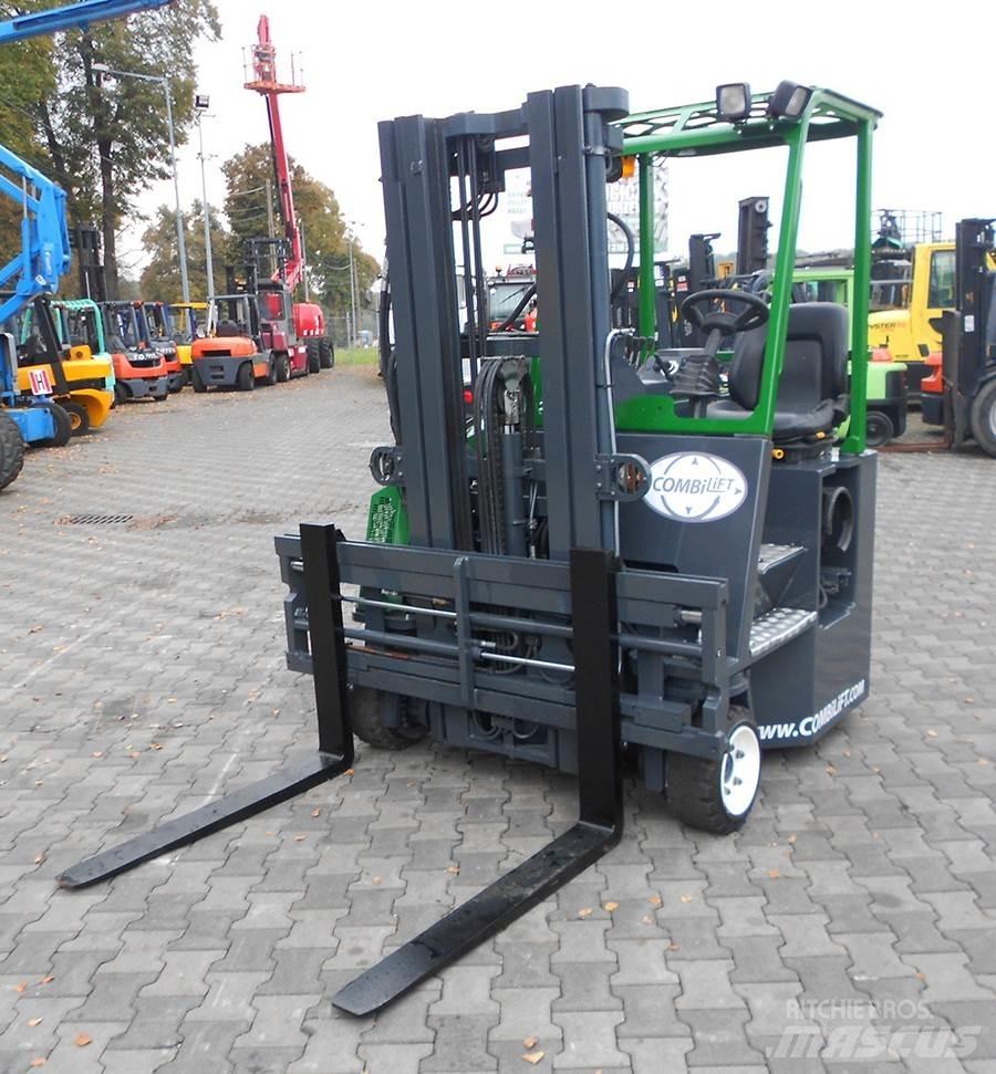 Combilift C2500CB Tolóoszlopos négyutas targonca