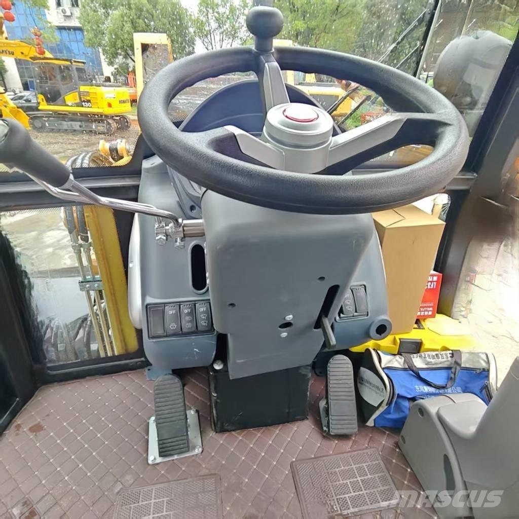 CAT 305.5 E Mini kotrók < 7t