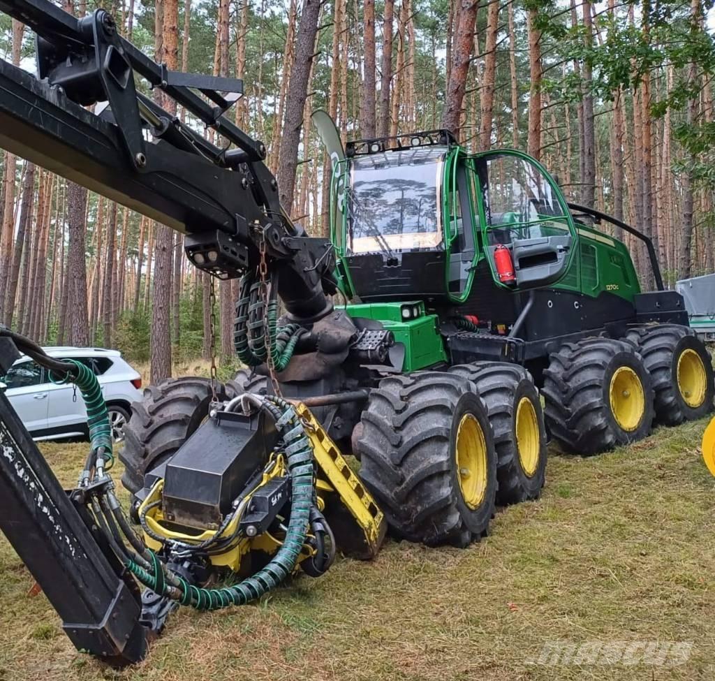 Johan Deere 1270G Betakarítók