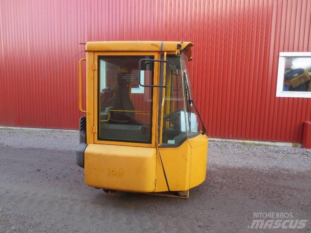 Volvo L 180 D Vezetőfülke és belső tartozékok