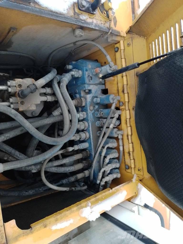 Liebherr A 308 Gumikerekes kotrók