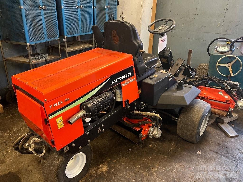 Jacobsen T-PLEX185 Ráülős fűnyírók