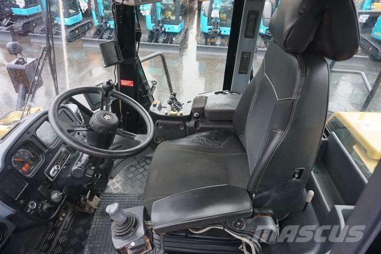 CAT 950 H Gumikerekes homlokrakodók