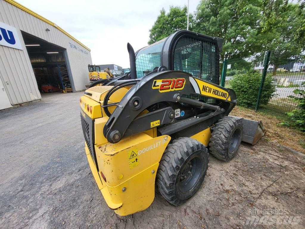 New Holland L218 Kompaktrakodók