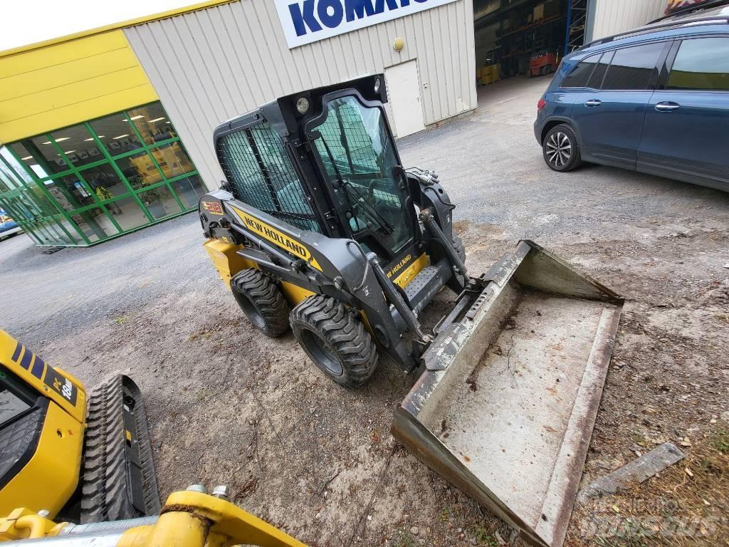 New Holland L218 Kompaktrakodók