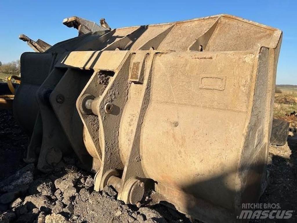 CAT 973D Kanalak