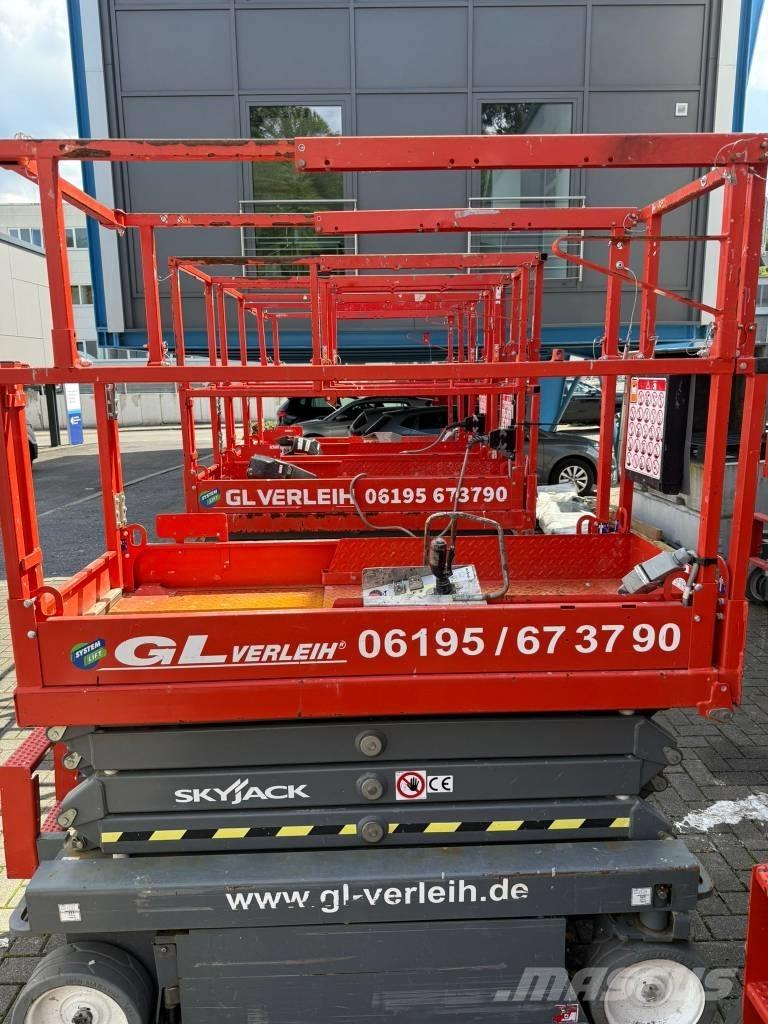 SkyJack SJ 3219 Ollós emelők