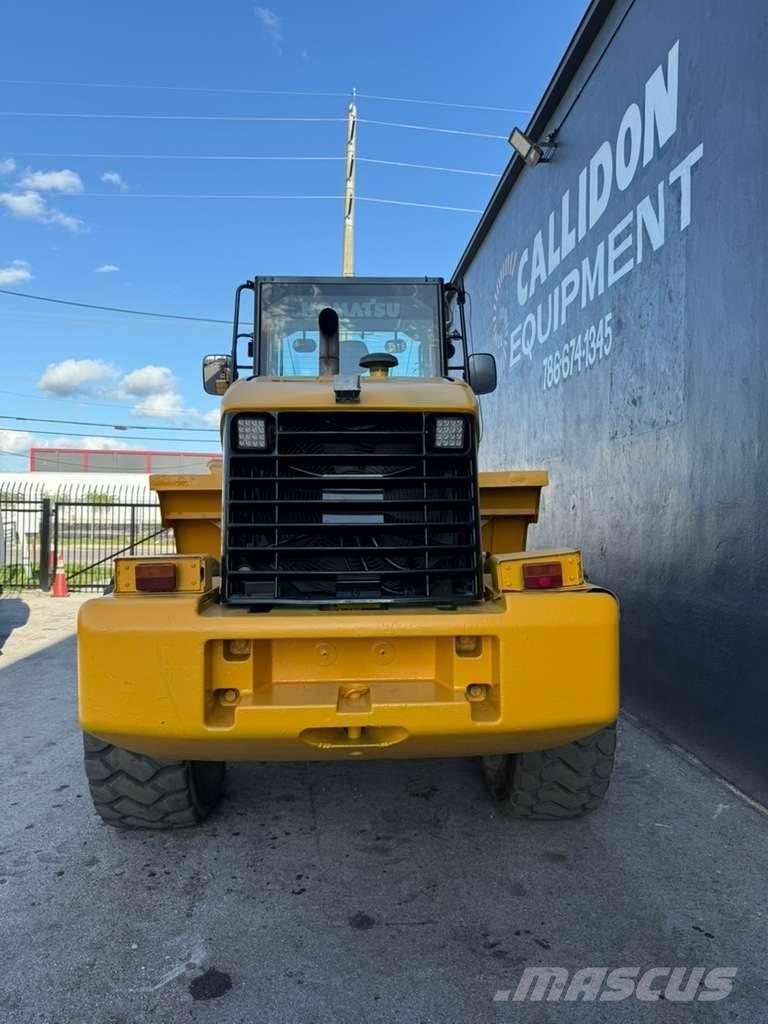 Komatsu WA 320-5L Gumikerekes homlokrakodók