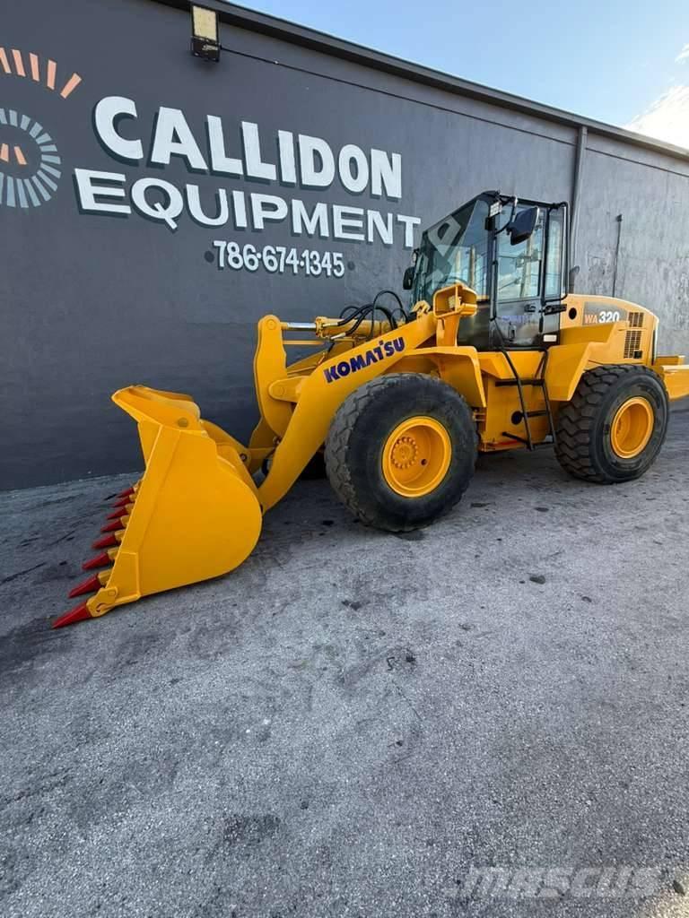 Komatsu WA 320-5L Gumikerekes homlokrakodók