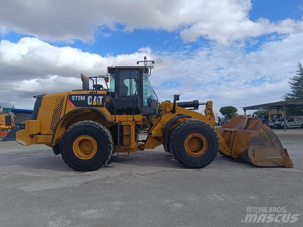 CAT 972 M Gumikerekes homlokrakodók