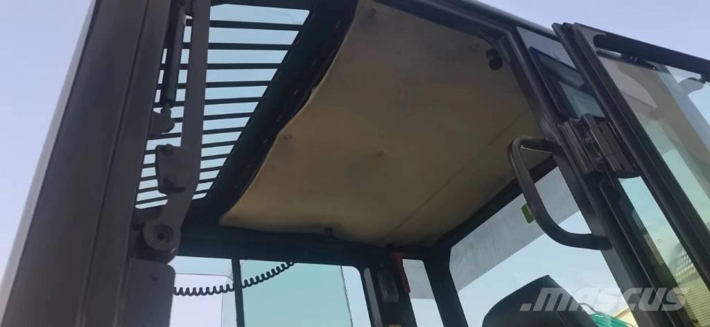 Komatsu 56-7 Lánctalpas kotrók