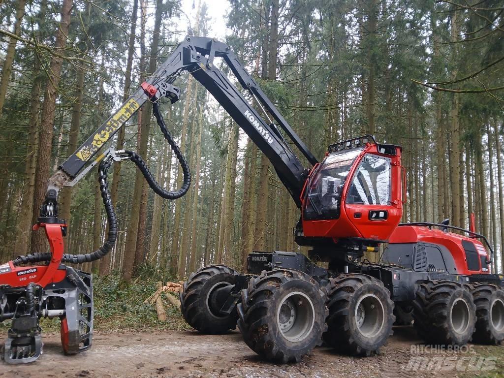 Komatsu 931 XC Betakarítók