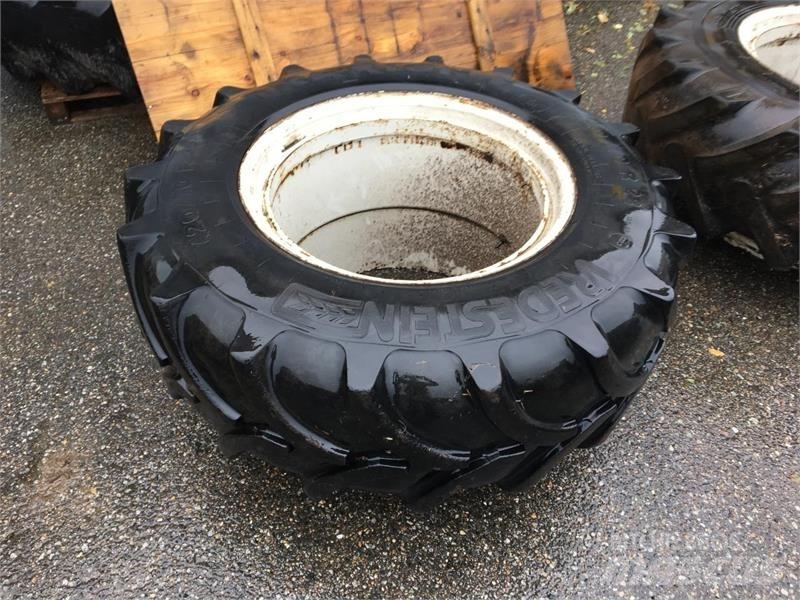  - - - 540/65R28 Gumiabroncsok, kerekek és felnik