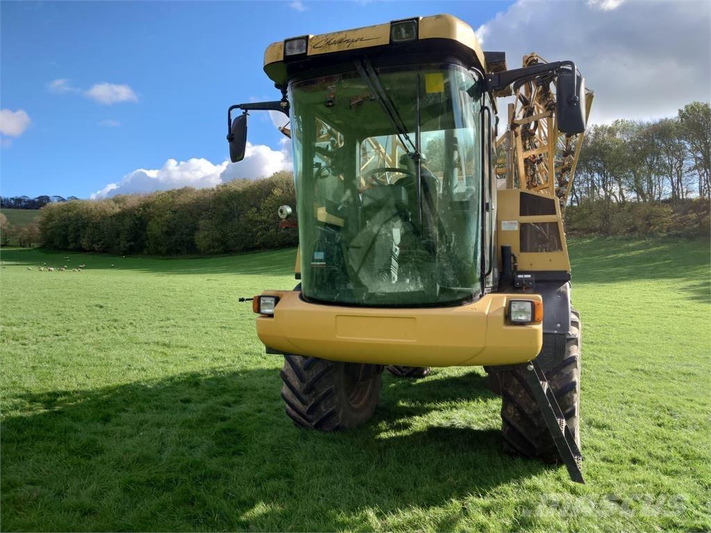 Challenger RG418 Önjáró trágyaszórók