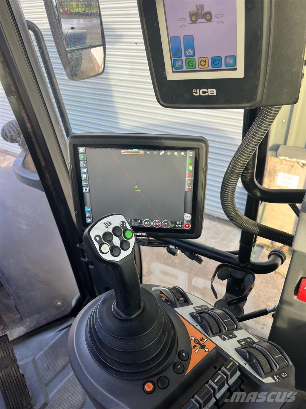 JCB Fastrac 4220 Traktorok